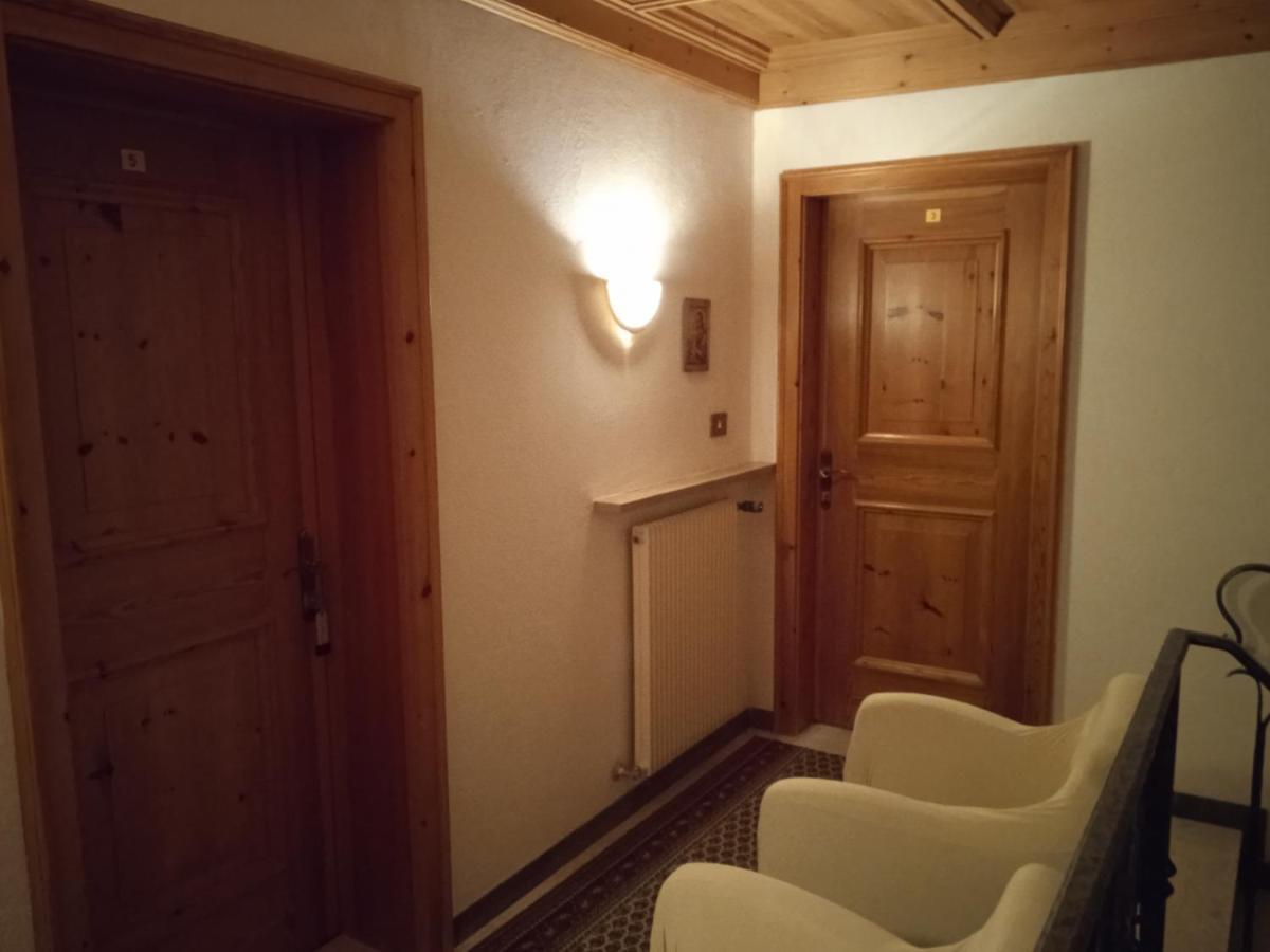 Apartement Noggler Malles Venosta Esterno foto